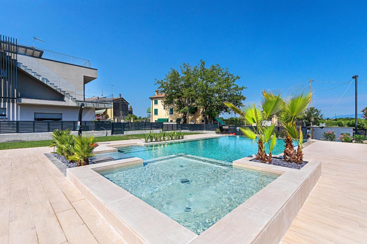 Ferienwohnung Una Terrazza Sul Lago A2 Con Piscina By Wonderful Italy Peschiera del Garda Exterior foto