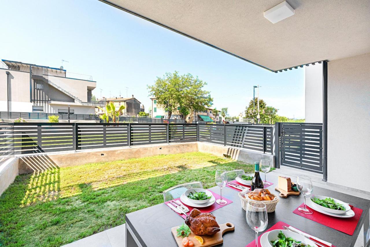 Ferienwohnung Una Terrazza Sul Lago A2 Con Piscina By Wonderful Italy Peschiera del Garda Exterior foto